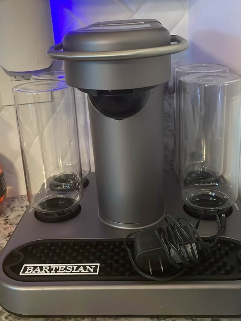 Bartesian 55300 Premium Cocktail Machine, Gray, 6 Container Mixing - WORKS - Picture 3 of 5
